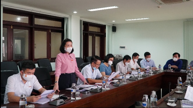 Phó trưởng đoàn ĐBQH tỉnh Nguyễn Minh Tâm phát biểu kết luận buổi giám sát tại UBND huyện Quảng Trạch