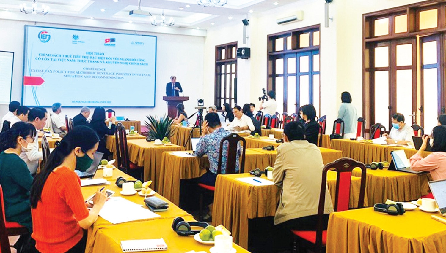 Toàn cảnh hội thảo công bố nghiên cứu về chính sách thuế tiêu thụ đặc biệt với đồ uống có cồn ngày 8.4 Ảnh: L.Hiệp