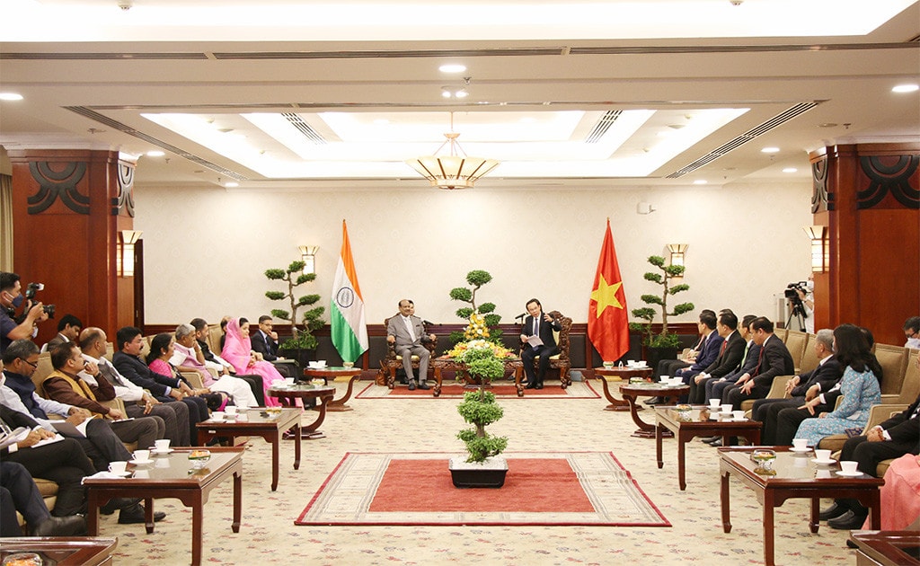 Quang cảnh buổi tiếp