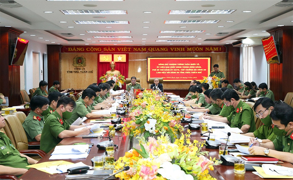 Quang cảnh buổi làm việc