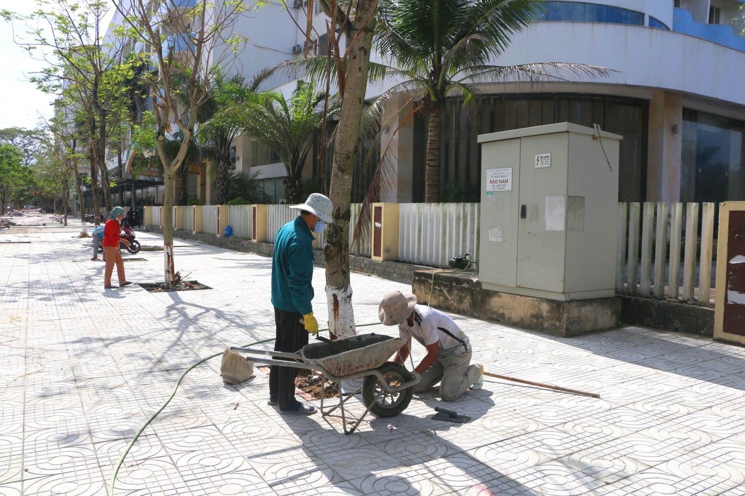 Chỉnh trang vỉa hè đường Sào Nam, thị xã Cửa Lò, Nghệ An Chỉnh trang vỉa hè đường Sào Nam, thị xã Cửa Lò, Nghệ An