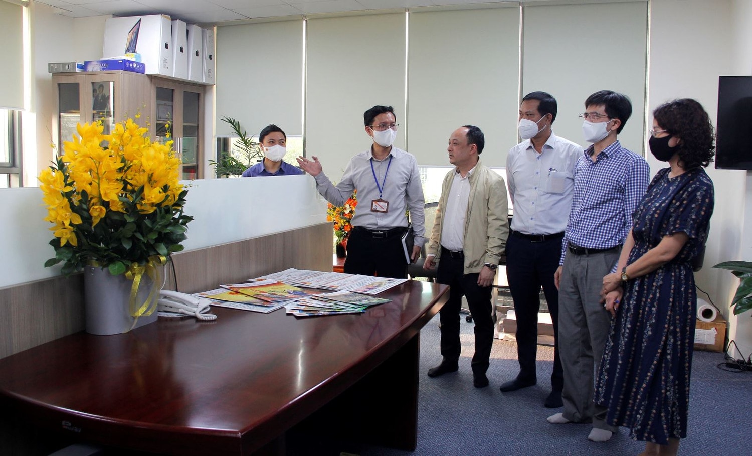 Tổ giám sát làm việc tại Công đoàn bộ phận Ban Thư ký tòa soạn của Báo Đại biểu Nhân dân Tổ giám sát tại Công đoàn bộ phận Ban Thư ký tòa soạn của Báo Đại biểu Nhân dân