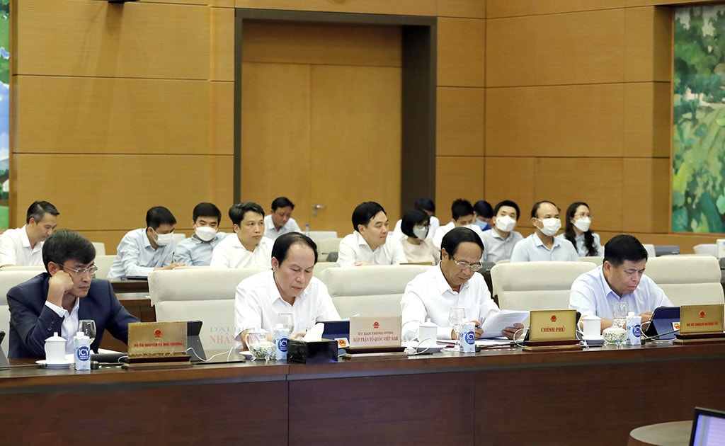 Các đại biểu tại phiên họp Ảnh: Hồ Long