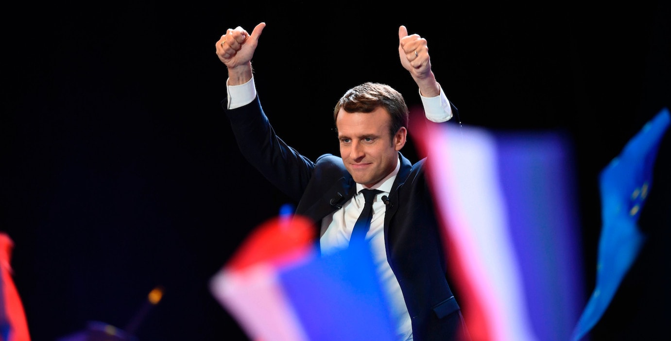 Tổng thống Macron mừng chiến thắng tối ngày 24.4 Nguồn: theintercept