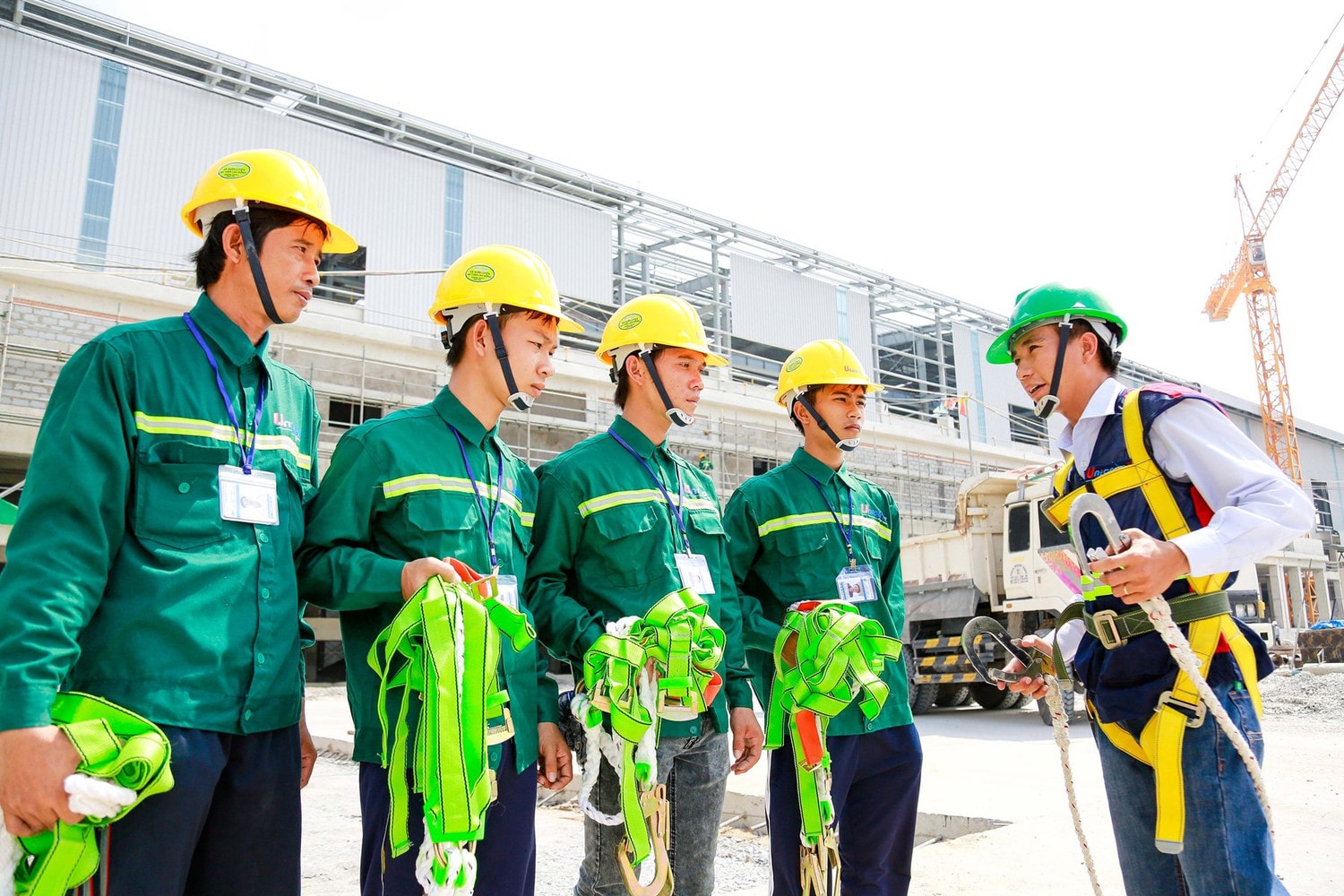 Cần thêm chính sách bảo đảm quyền lợi cho đối tượng không có hợp đồng lao động