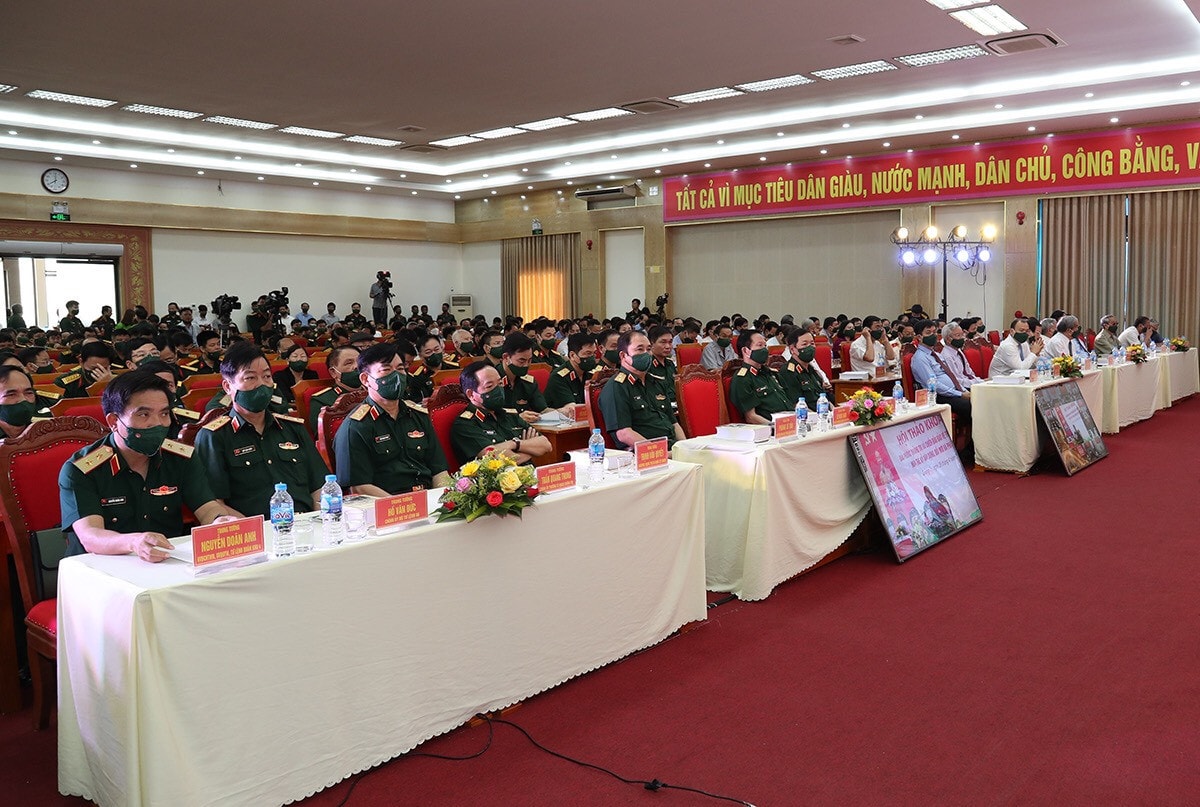 Các đại biểu dự hội thảo khoa học