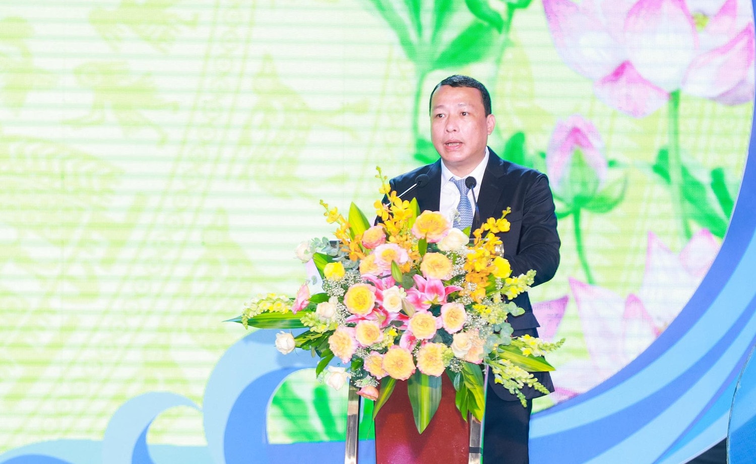 Bí thư Huyện ủy huyện Nghi Lộc Phạm Hồng Quang phát biểu tại buổi lễ Ảnh: Thành Duy