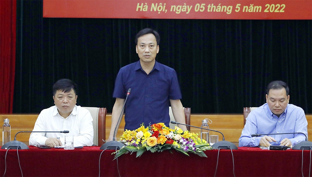Phó Bí thư Đảng uỷ Khối các cơ quan Trung ương Lại Xuân Lâm phát biểu tại cuộc họp báo