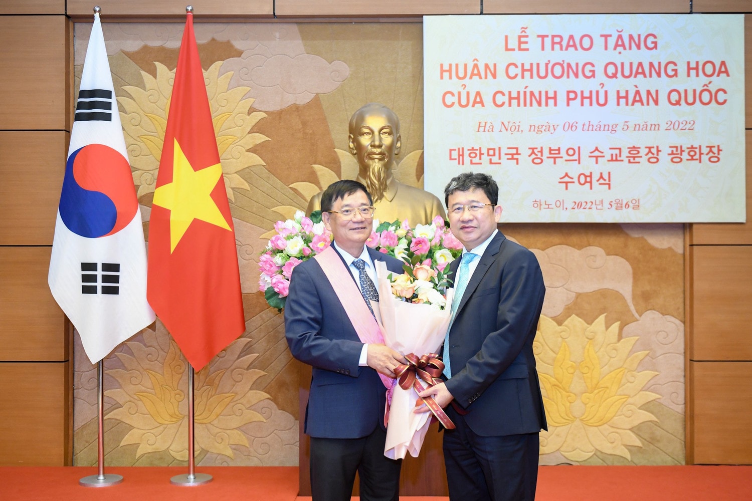Phó Chủ tịch Thường trực Quốc hội Trần Thanh Mẫn dự lễ trao Huân chương Quang Hoa của Chính phủ Hàn Quốc tặng nguyên Trưởng Ban Công tác đại biểu -0