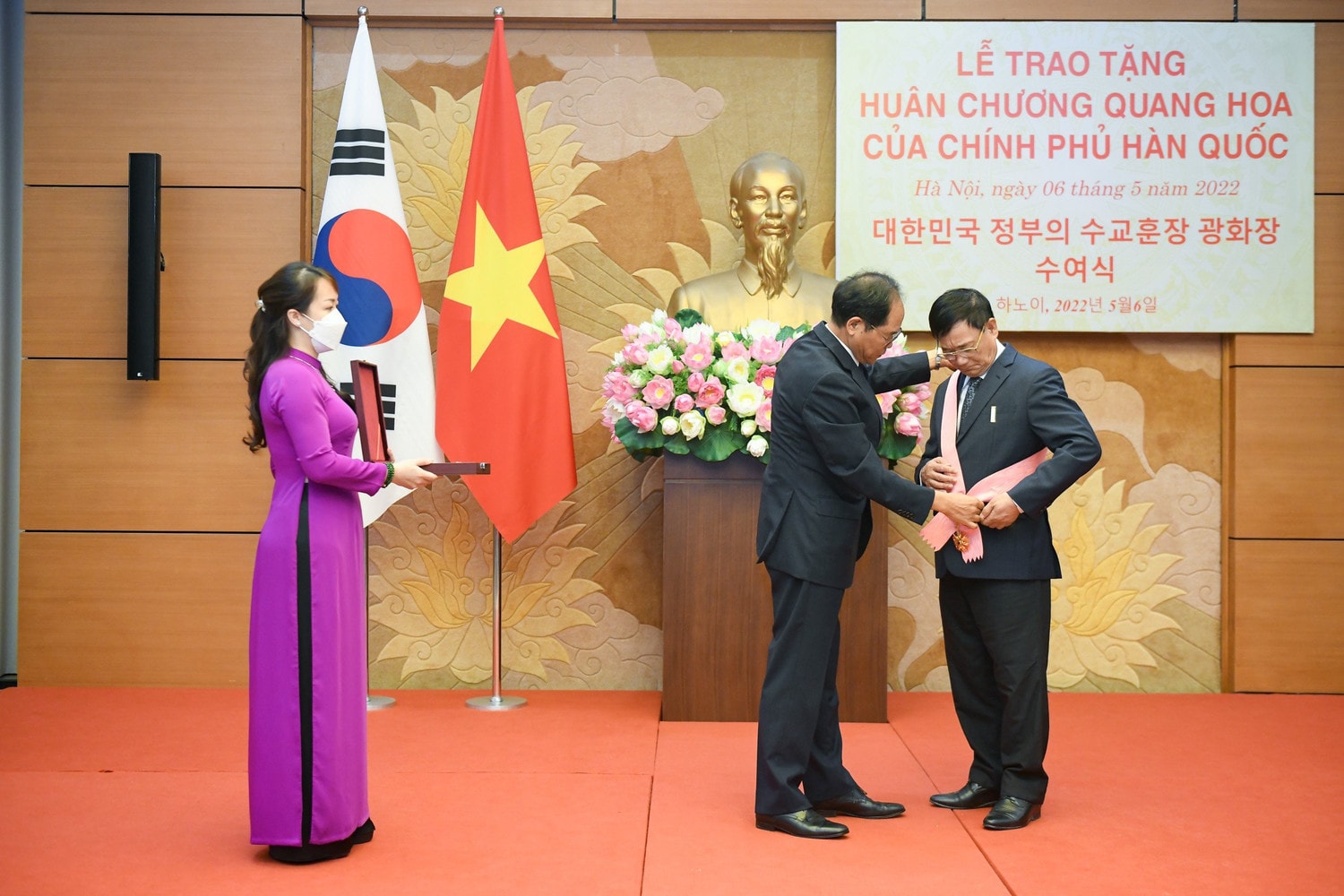 Phó Chủ tịch Thường trực Quốc hội Trần Thanh Mẫn dự lễ trao Huân chương Quang Hoa của Chính phủ Hàn Quốc tặng nguyên Trưởng Ban Công tác đại biểu -0