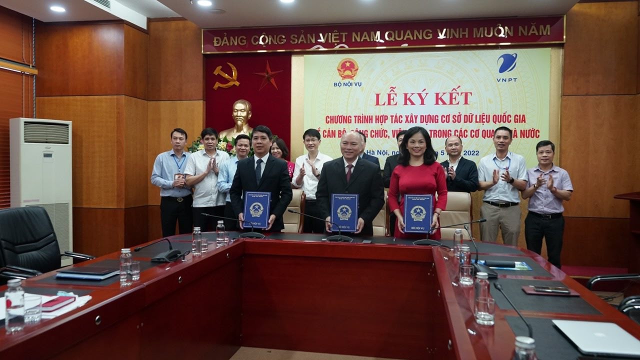 Bộ Nội vụ chính thức triển khai xây dựng hệ thống Cơ sở Dữ liệu Quốc Gia về cán bộ, công chức, viên chức -0