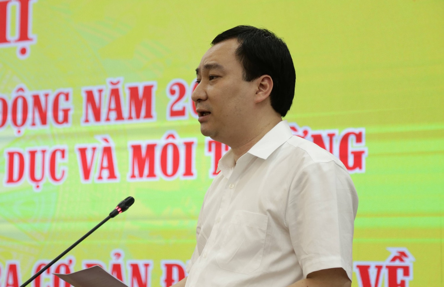 Trưởng Ban Tuyên giáo Ủy ban Trung ương Mặt trận Tổ quốc Việt Nam Vũ Văn Tiến phát biểu tại hội nghị Lựa chọn cho ý kiến những vấn đề xã hội có nhiều bức xúc, quan tâm -0