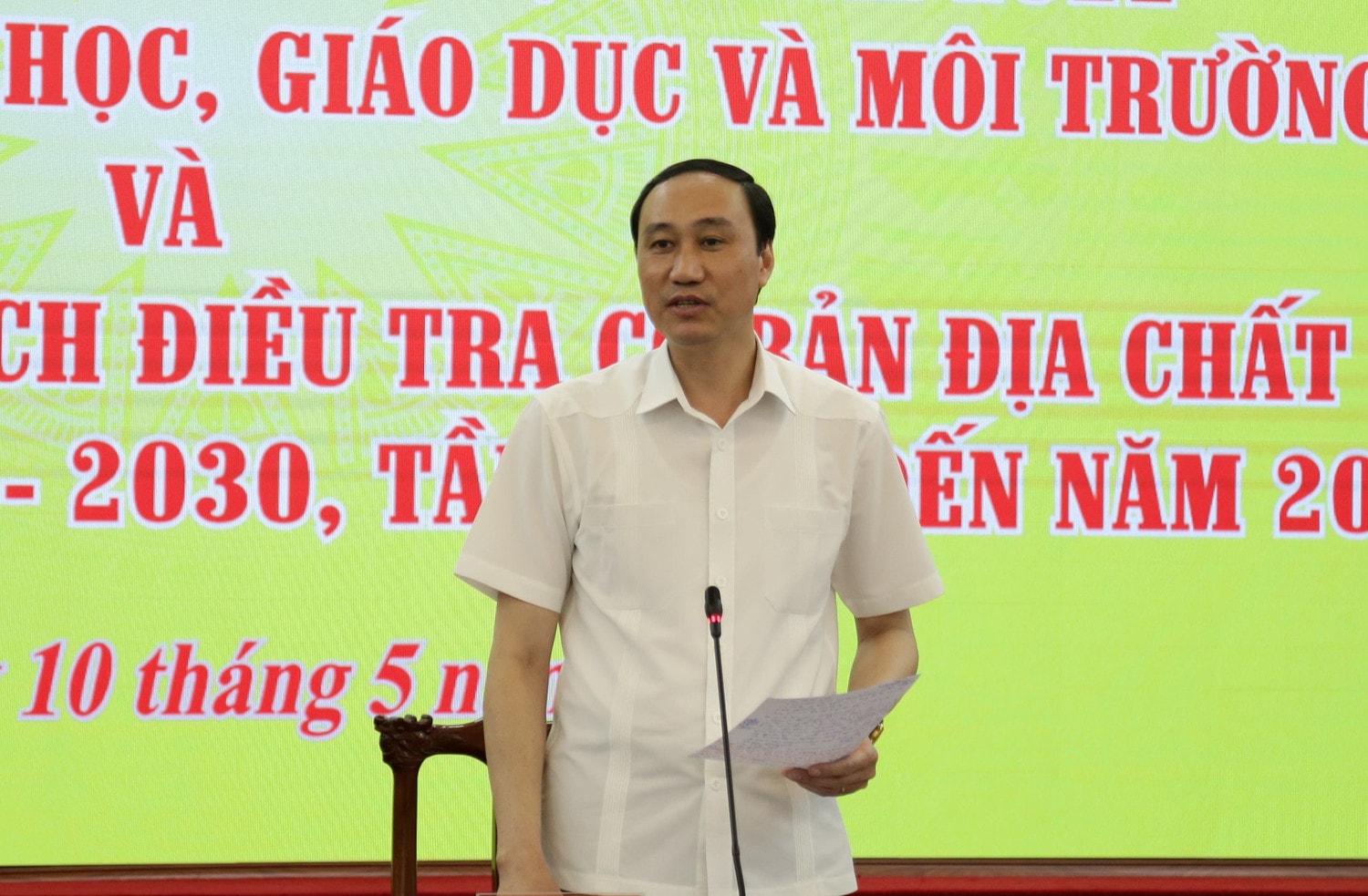 Phó chủ tịch Ủy ban Trung ương Mặt trận Tổ quốc Việt Nam Phùng Khánh Tài phát biểu tại hội nghị Lựa chọn cho ý kiến những vấn đề xã hội có nhiều bức xúc, quan tâm -0