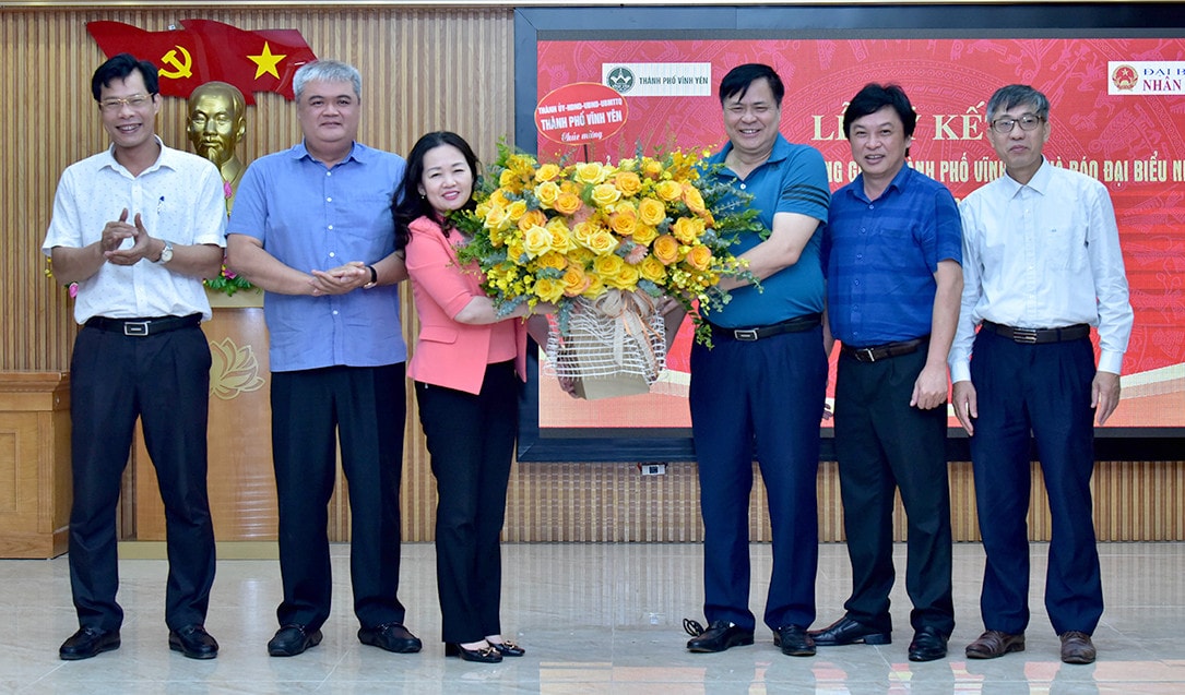 Báo Đại biểu Nhân dân và Thành phố Vĩnh Yên, Vĩnh Phúc ký thỏa thuận hợp tác truyền thông -0