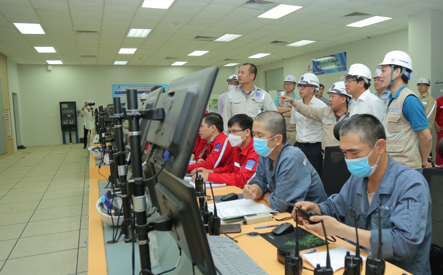 Petrovietnam quyết tâm thực hiện thắng lợi các mục tiêu, kế hoạch năm 2022 -0