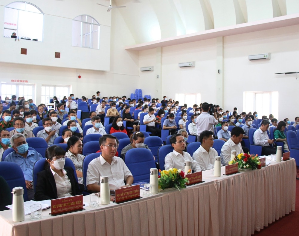 Phó Thủ tướng Thường trực Chính phủ Phạm Bình Minh tiếp xúc cử tri tại Bà Rịa - Vũng Tàu -0