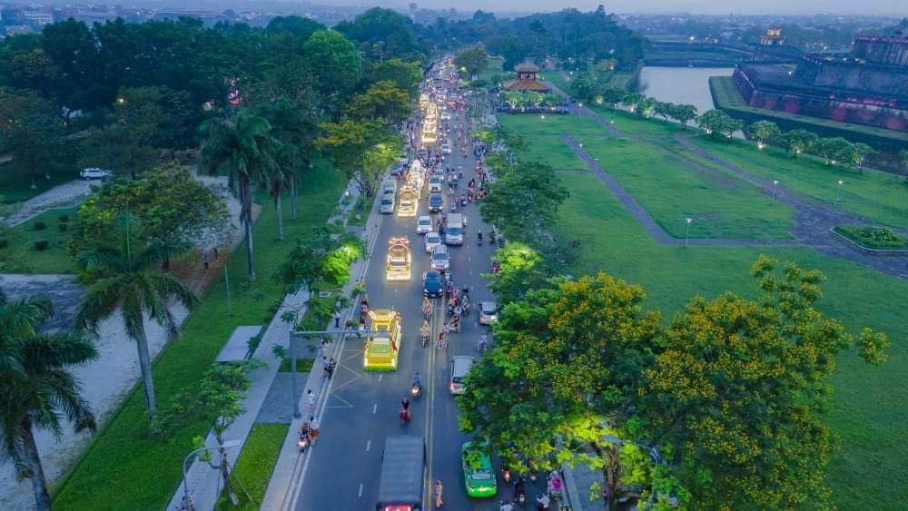 Thừa Thiên Huế: Diễu hành xe hoa cúng dường mừng ngày Phật đản -0