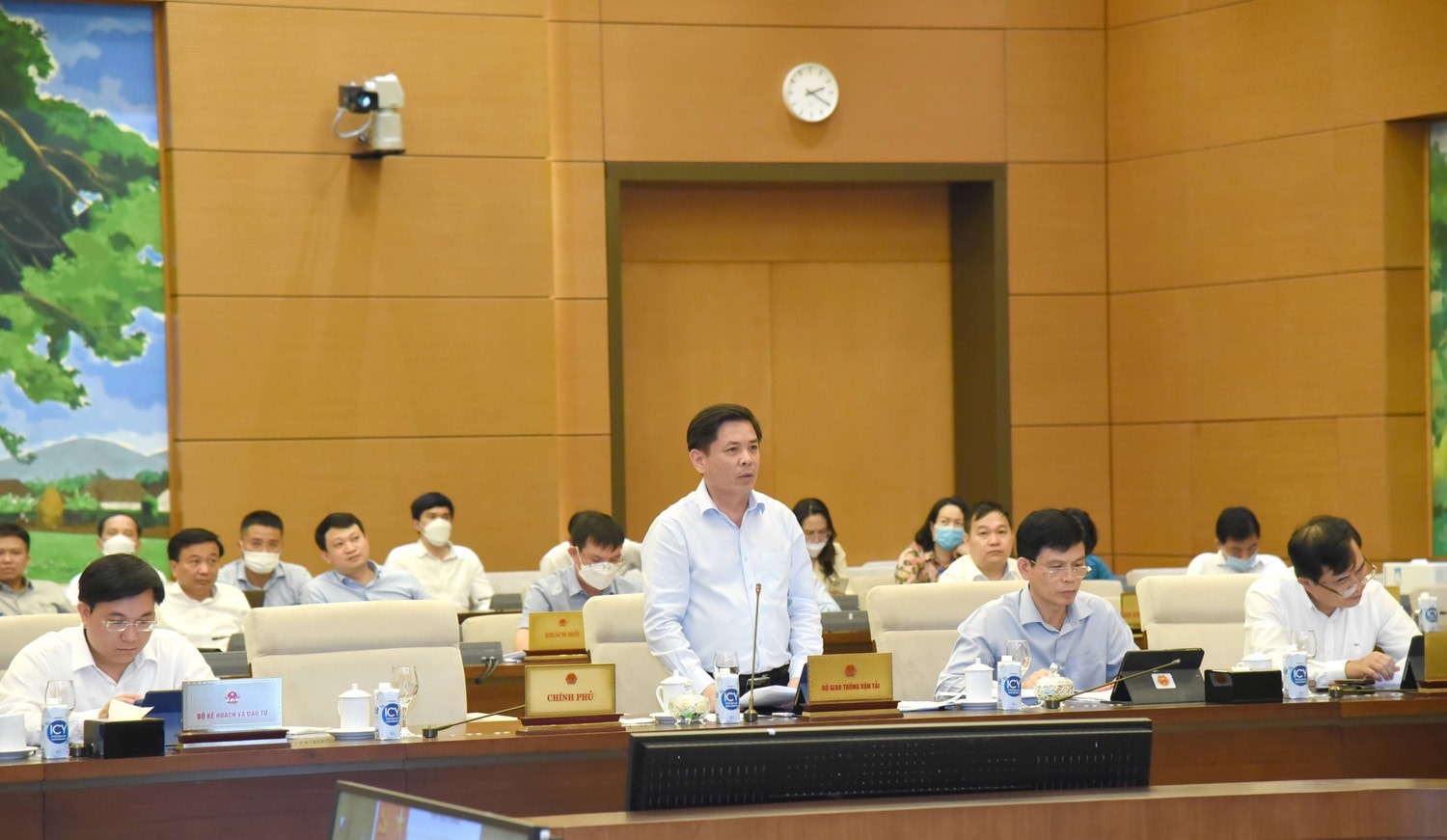 Bộ trưởng Bộ Giao thông Vận tải Nguyễn Văn Thể phát biểu tại phiên họp Ảnh: Quang Khánh Tinh thần là cố gắng sớm nhất, nhưng phải khả thi! -0