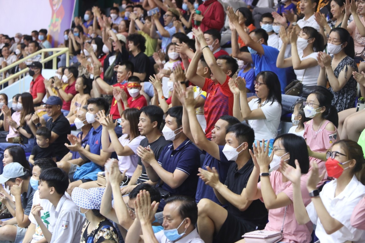 SEA Games 31: Cổ động viên Hà Nội cháy hết mình với cầu mây -0