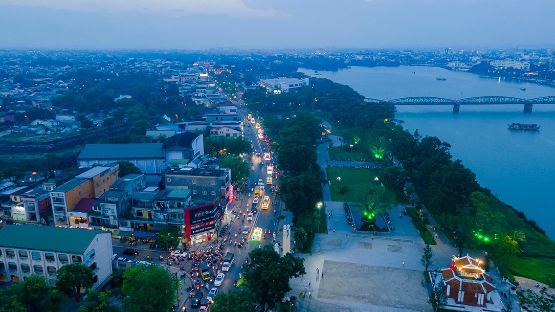 Thừa Thiên Huế: Diễu hành xe hoa cúng dường mừng ngày Phật đản -0