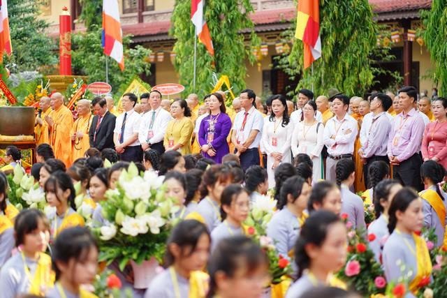 Trách nhiệm và nghĩa vụ hành động vì hạnh phúc, an lạc của nhân loại -2