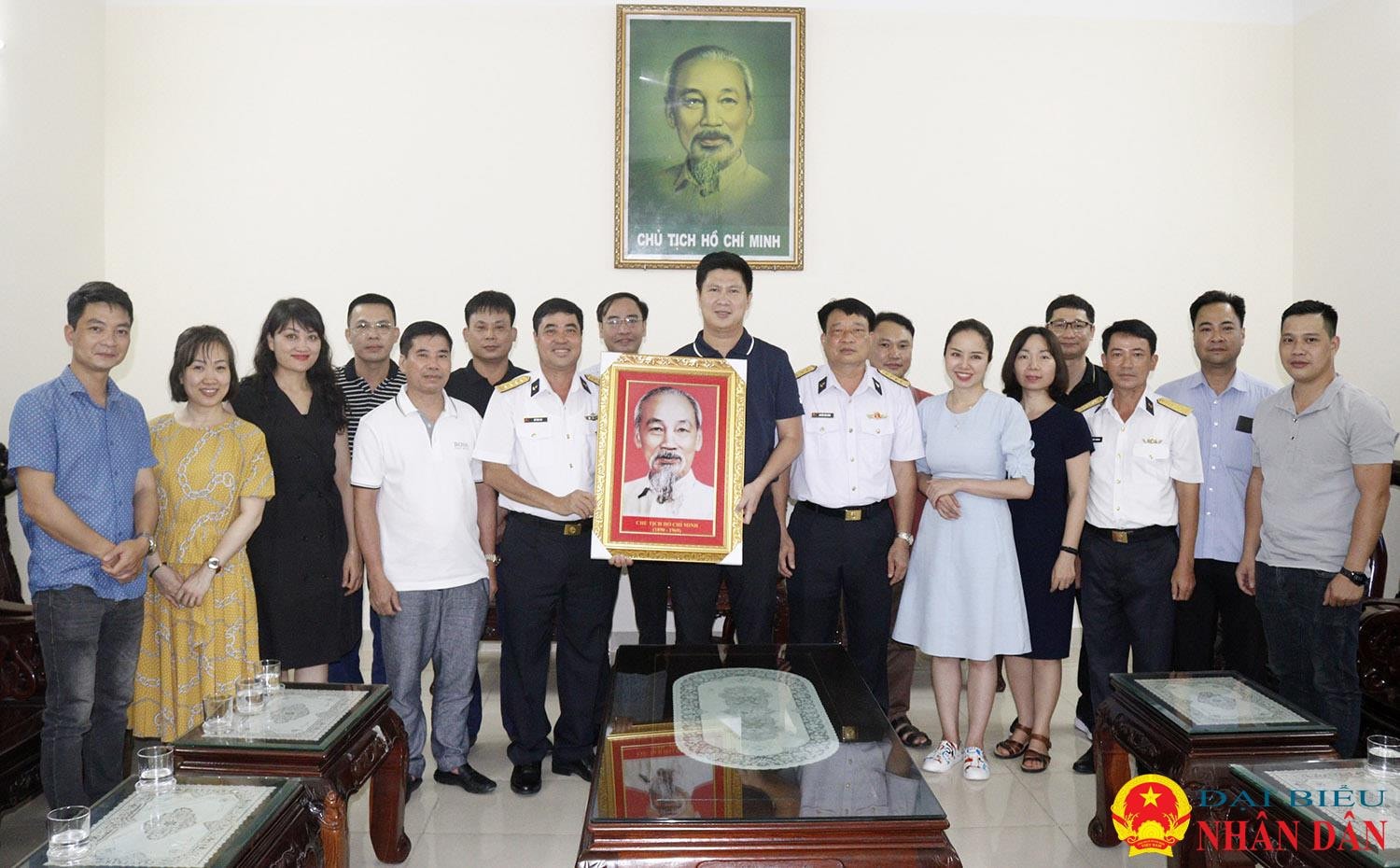Đại diện Ban Tuyên giáo Trung ương tặng quà cán bộ, chiến sỹ Nhà máy X52 Trao tặng nhà ở và làm việc cho Bộ Tư lệnh vùng 4 Hải quân -0