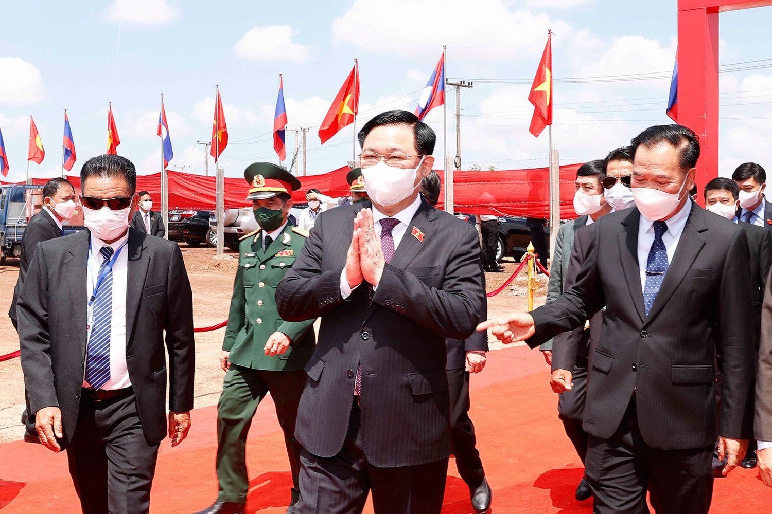 Chủ tịch Quốc hội Vương Đình Huệ và Chủ tịch Quốc hội Lào Saysomphone Phomvihane dự lễ khởi động dự án xây dựng Công viên Hữu nghị Lào – Việt Nam -0
