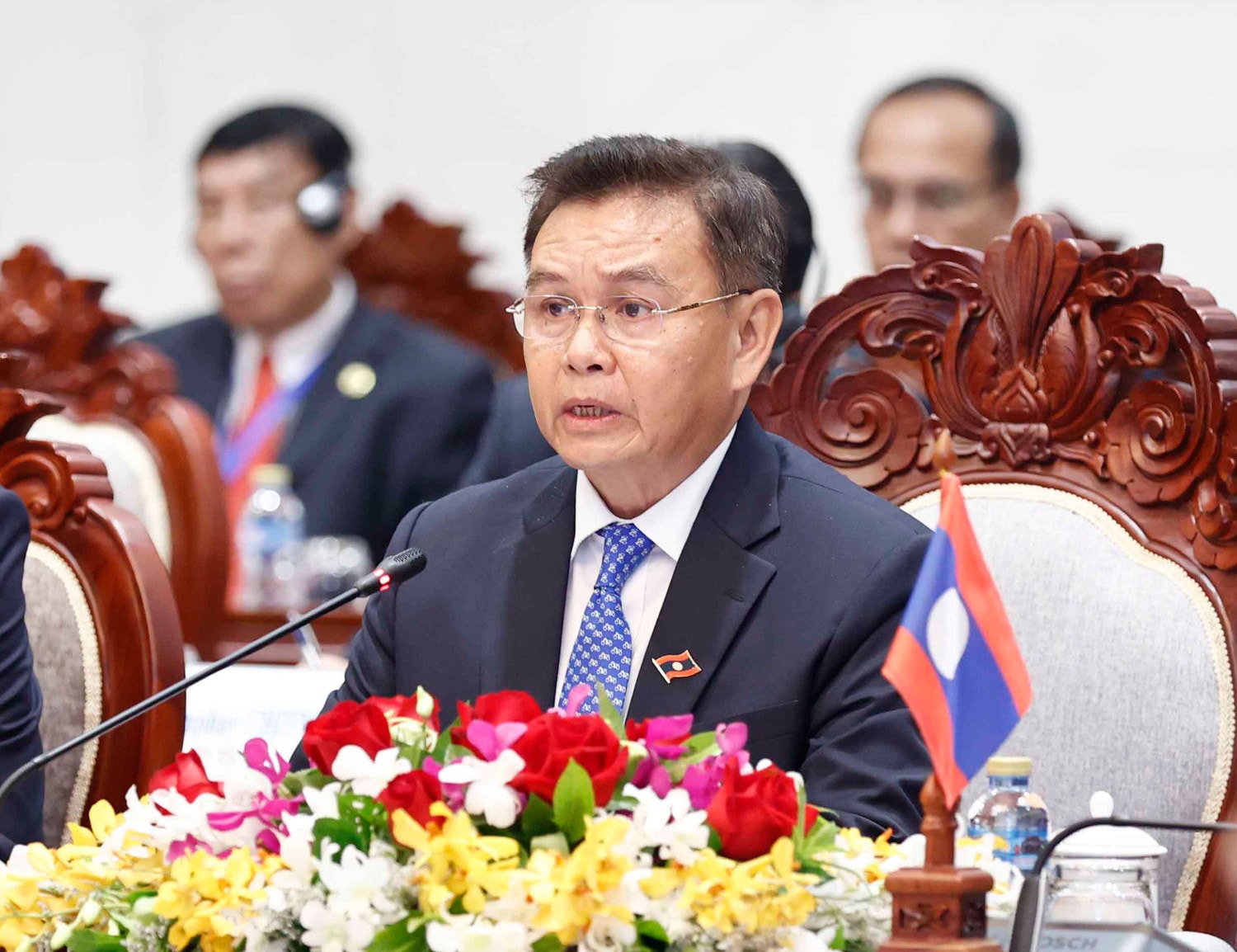 Chủ tịch Quốc hội Vương Đình Huệ hội đàm với Chủ tịch Quốc hội Lào Saysomphone Phomvihan -0