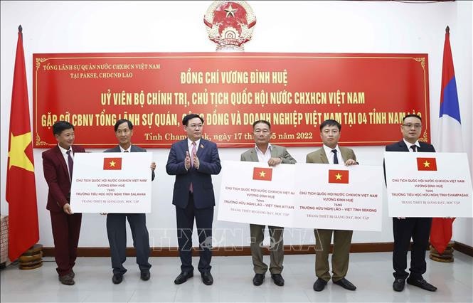 Chủ tịch Quốc hội Vương Đình Huệ kết thúc tốt đẹp chuyến thăm chính thức Cộng hoà Dân chủ Nhân dân Lào -0