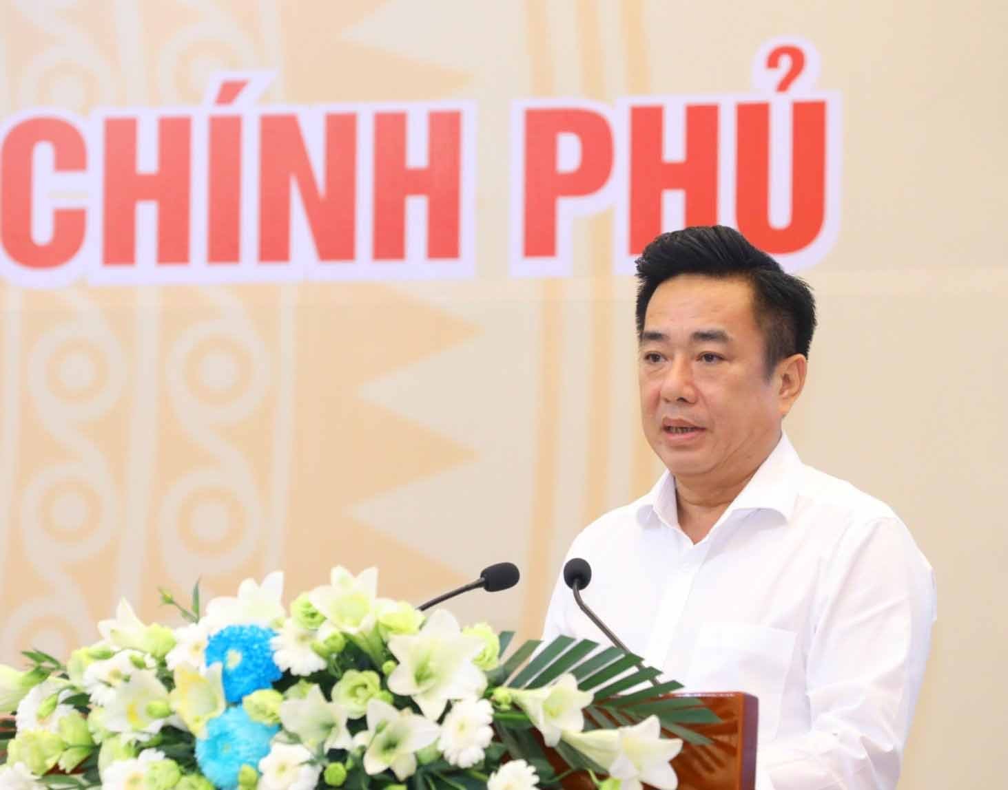 Phó Tổng Giám đốc NHCSXH Huỳnh Văn Thuận báo cáo kết quả triển khai Nghị quyết 11/NQ-CP. Ảnh: Trần Trung Hơn 2.335 tỷ đồng vốn ưu đãi phục hồi kinh tế đã đến tay người dân -0