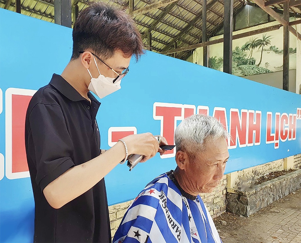 Lấy văn hóa làm gốc rễ xây dựng con người -1