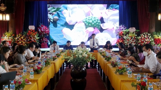 Toan-canh-hoi-nghi-1653041908274.jpg