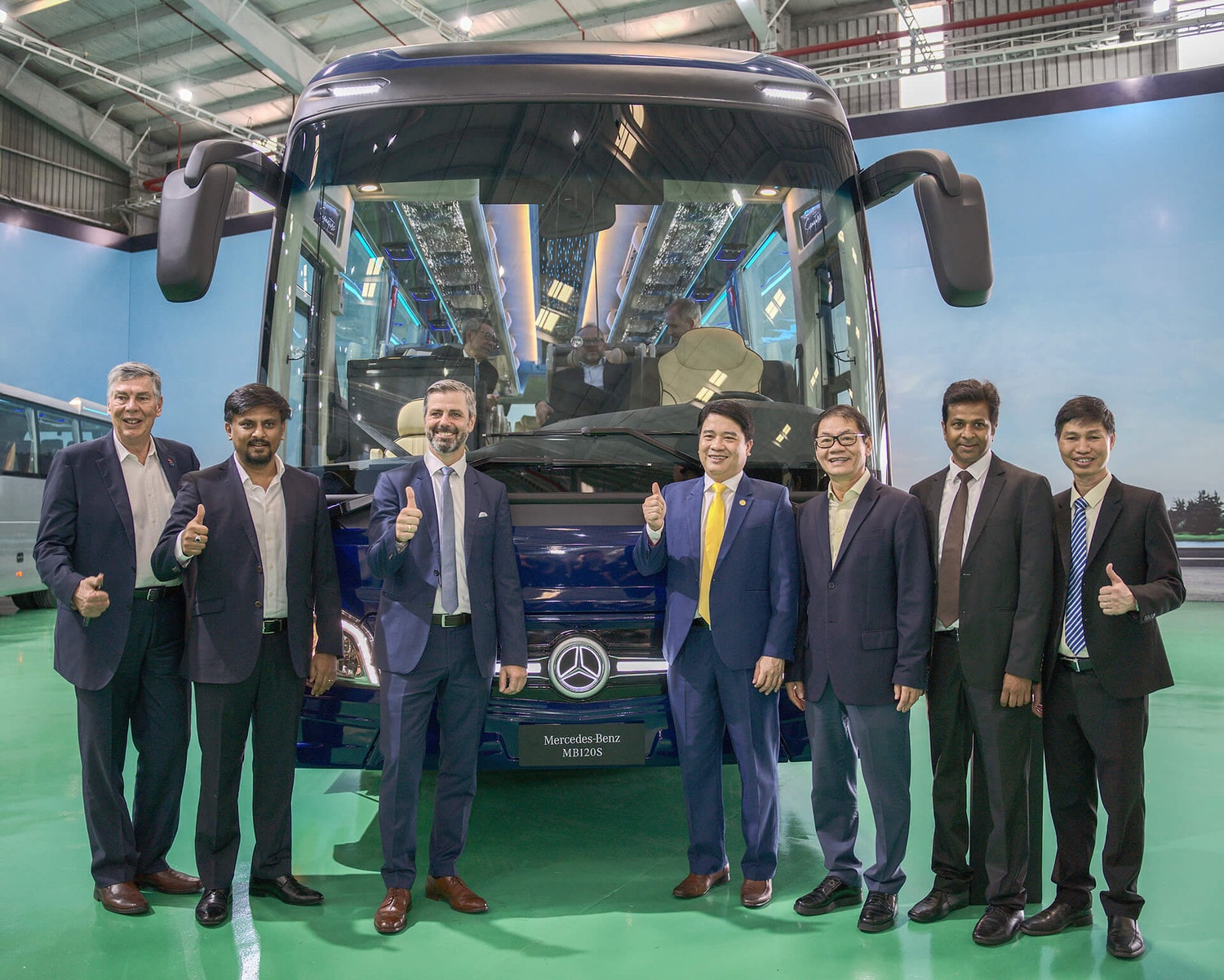 Lễ công bố hợp tác chiến lược THACO AUTO – DAIMLER BUS và giới thiệu xe bus cao cấp Mercedes-Benz -0