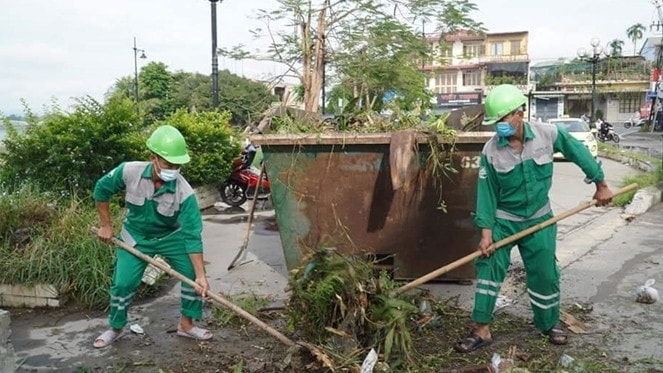 Sau khi tiến hành ra quân vệ sinh môi trường, phường sẽ tiến hành trồng hoa xung quanh khuôn viên để tạo cảnh quan môi trường thêm sạch, đẹp.