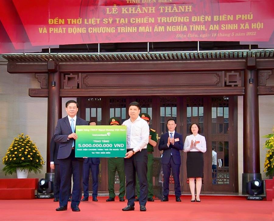 Vietcombank ủng hộ 5 tỷ đồng cho chương trình 