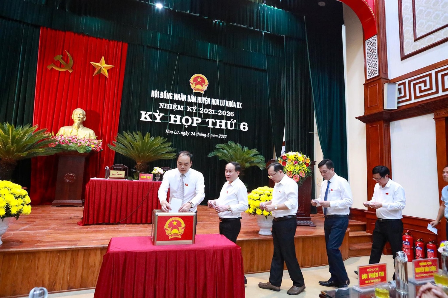 Huyện Hoa Lư, Ninh Bình: Phó Bí thư Huyện uỷ Hoa Lư Nguyễn Quốc Hưng đắc cử chức danh Chủ tịch UBND huyện Hoa Lư, nhiệm kỳ 2021-2026 -0