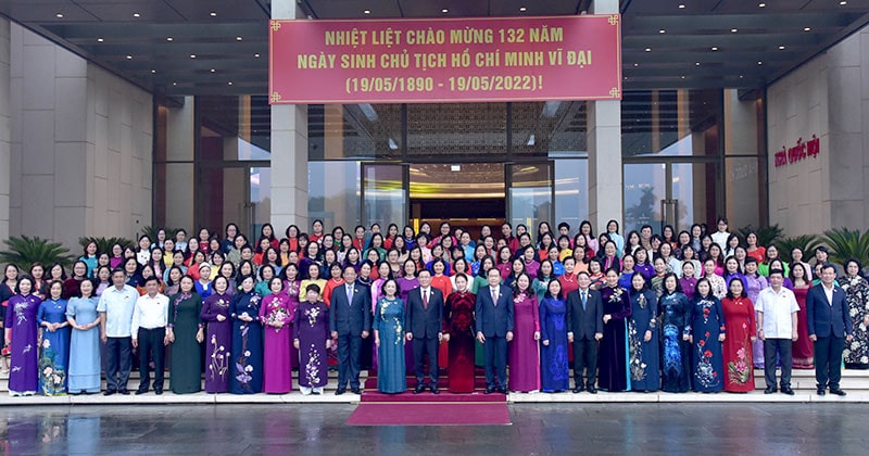 Chủ tịch Quốc hội Vương Đình Huệ: Nữ đại biểu Quốc hội đóng góp quan trọng vào những bước tiến, thành công của Quốc hội -0