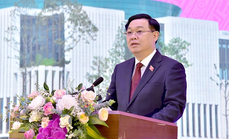Chủ tịch Quốc hội Vương Đình Huệ: Nữ đại biểu Quốc hội đóng góp quan trọng vào những bước tiến, thành công của Quốc hội -0