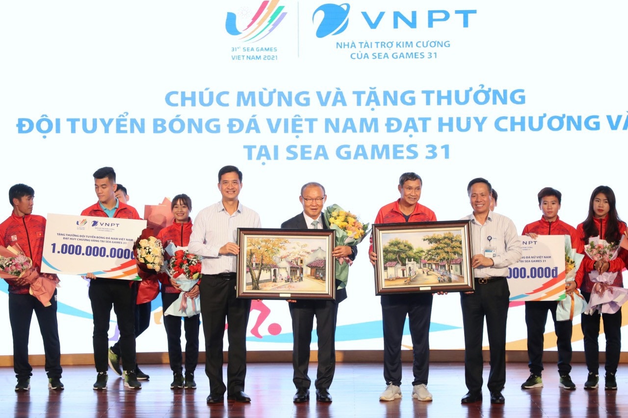 Tập đoàn VNPT thưởng “nóng” 2 tỷ đồng cho đội tuyển bóng đá nam U23 và đội tuyển bóng đá nữ Việt Nam -0