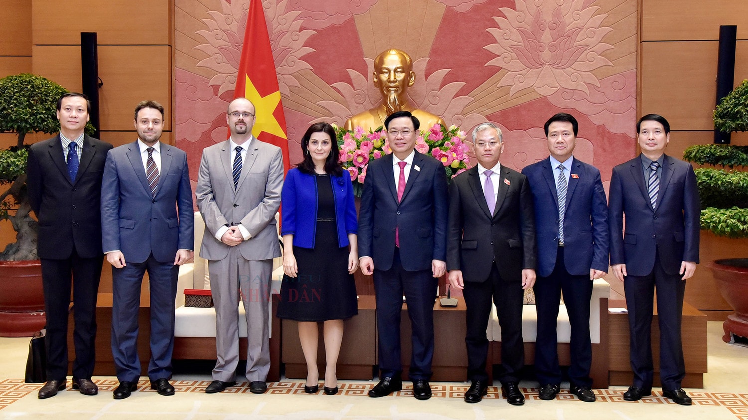 Chủ tịch Quốc hội Vương Đình Huệ tiếp Đại sứ Cộng hòa Bulgaria và Đại sứ Cộng hòa Hungary -1