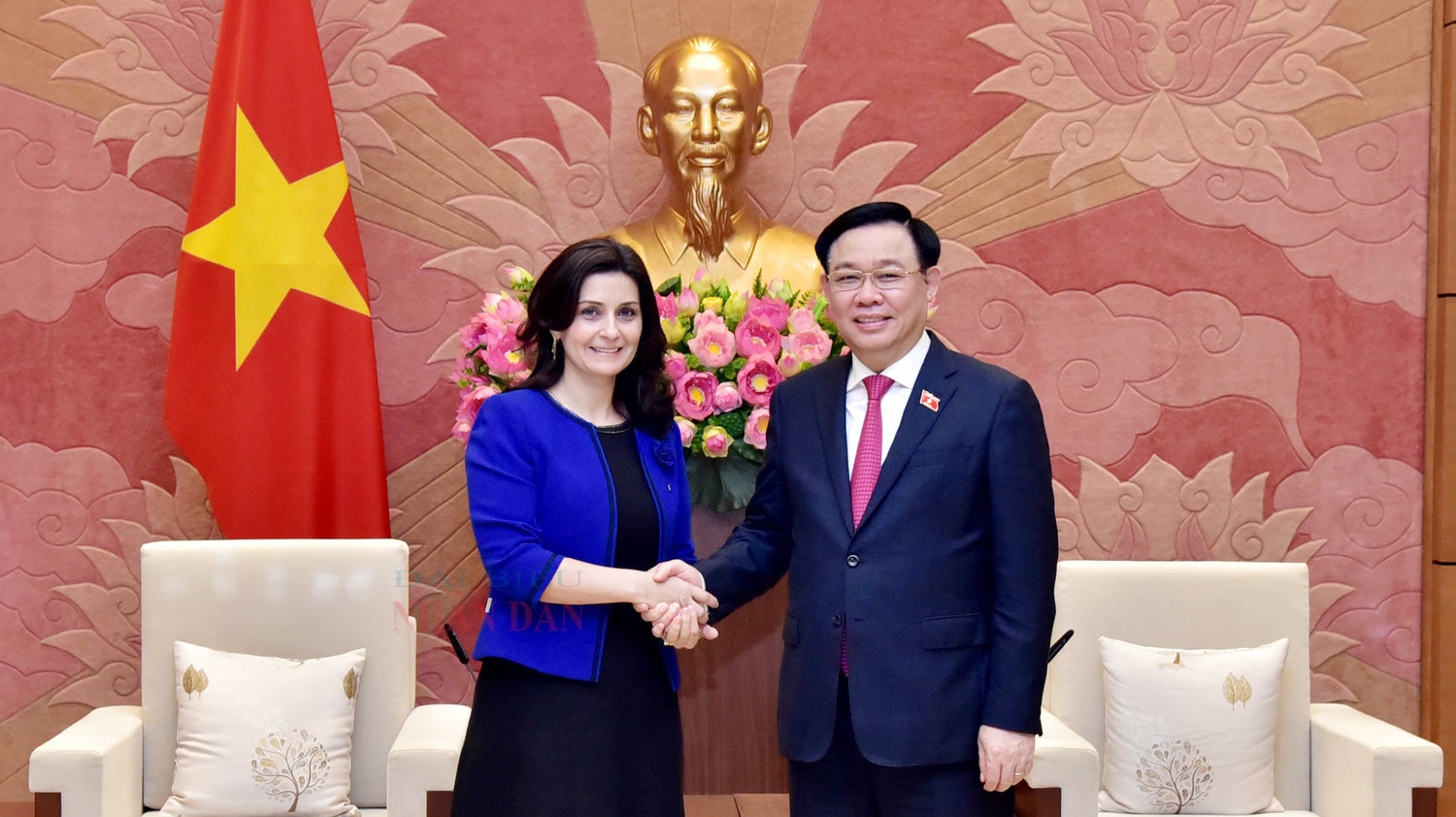 Chủ tịch Quốc hội Vương Đình Huệ tiếp Đại sứ Cộng hòa Bulgaria và Đại sứ Cộng hòa Hungary -2