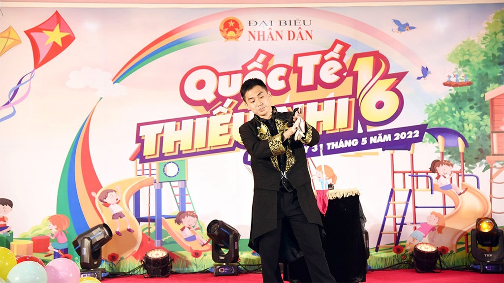 Báo Đại biểu Nhân dân tổ chức Tết 1.6 cho con em cán bộ, viên chức và người lao động -3