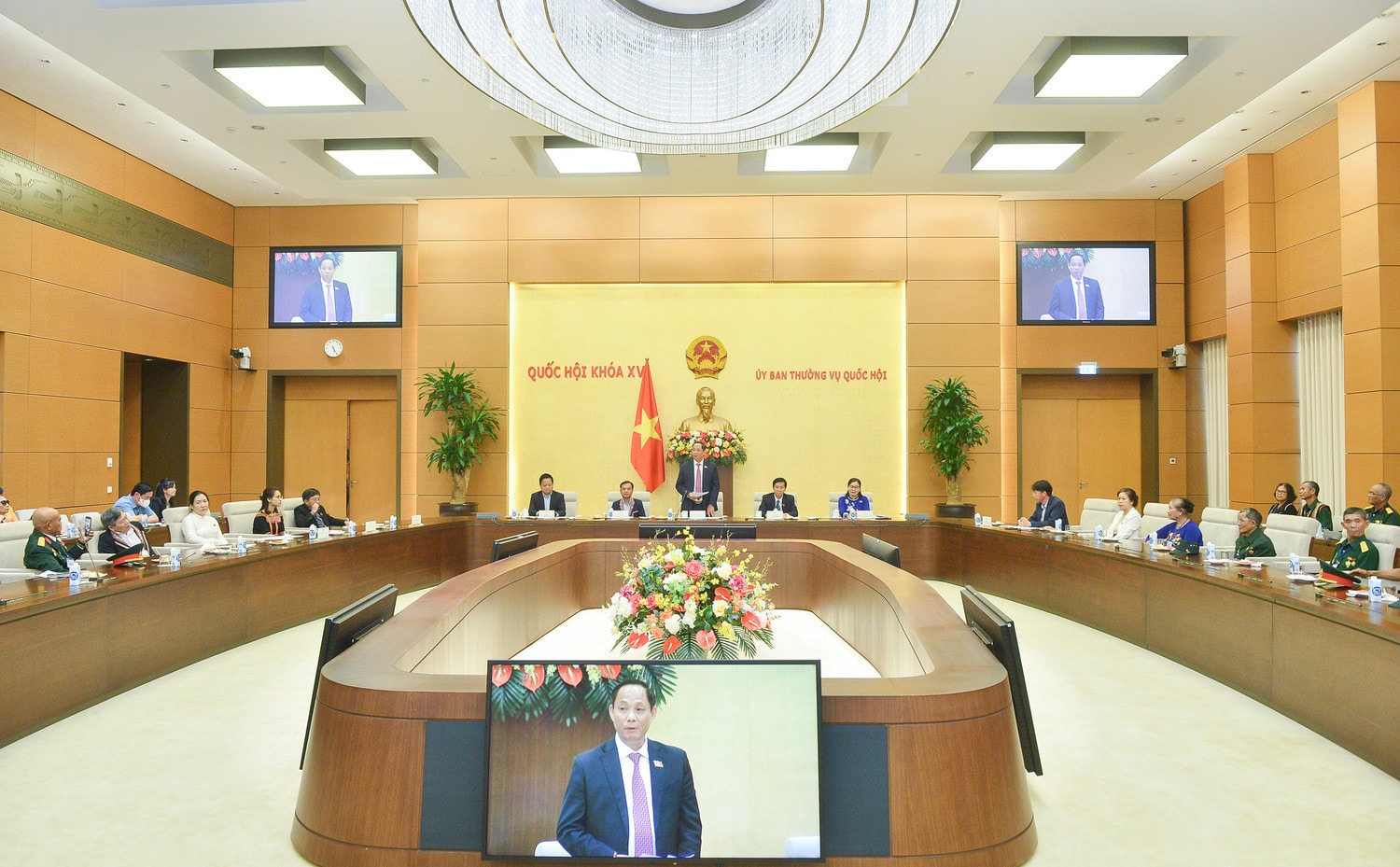 Phó Chủ tịch Quốc hội Trần Quang Phương gặp mặt đại biểu người công với cách mạng tỉnh Kon Tum -0