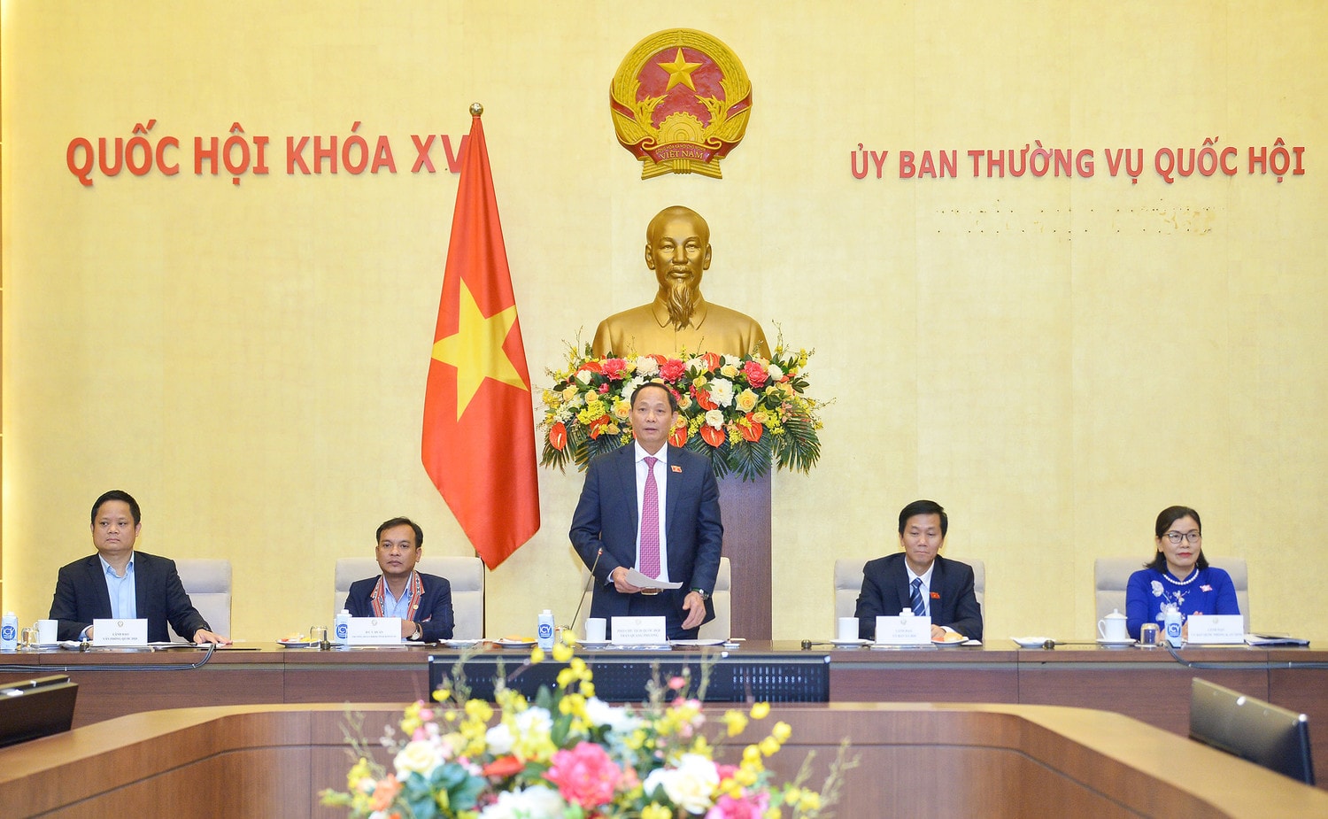 Phó Chủ tịch Quốc hội Trần Quang Phương gặp mặt đại biểu người công với cách mạng tỉnh Kon Tum -0