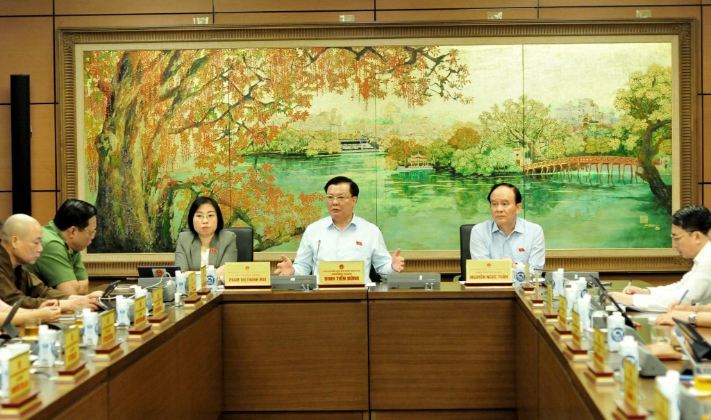 Quang cảnh buổi thảo luận Tổ