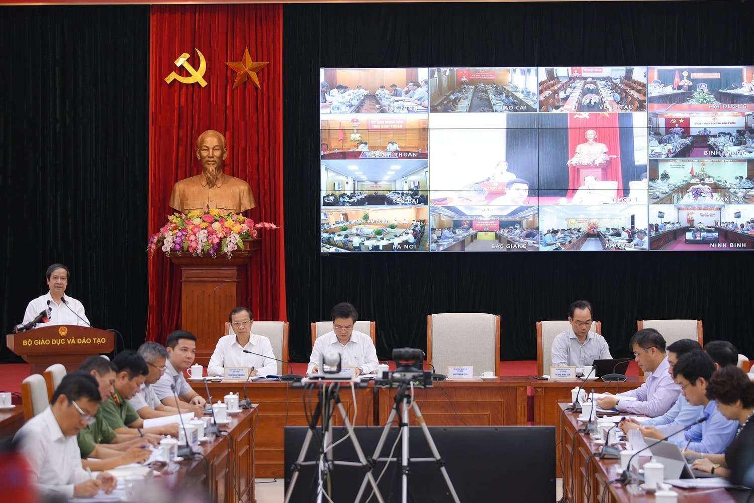hoi nghi cong tac thi.jpeg -0