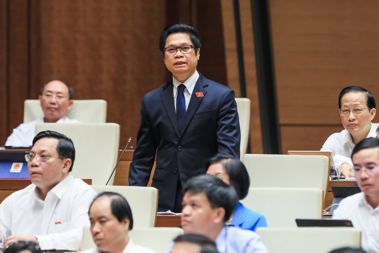 ĐBQH Vũ Tiến Lộc (Hà Nội). Ảnh: Quang Khánh Quốc hội chất vấn Bộ trưởng Bộ Giao thông Vận tải Nguyễn Văn Thể -0
