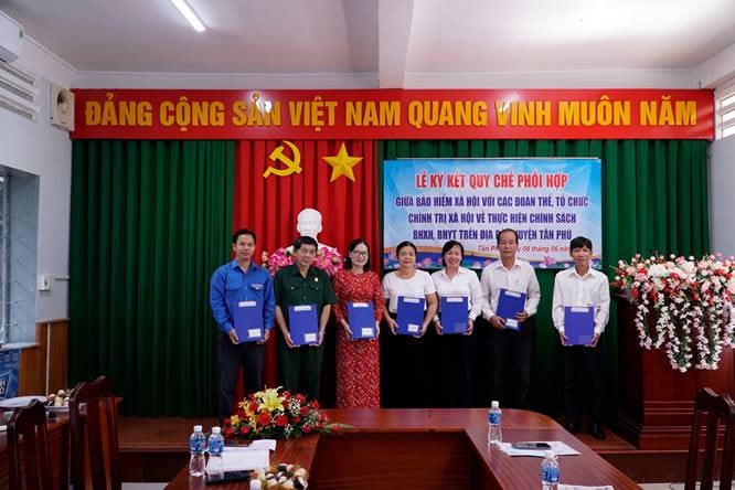Ký kết quy chế phối hợp thực hiện chính sách BHXH, BHYT -0