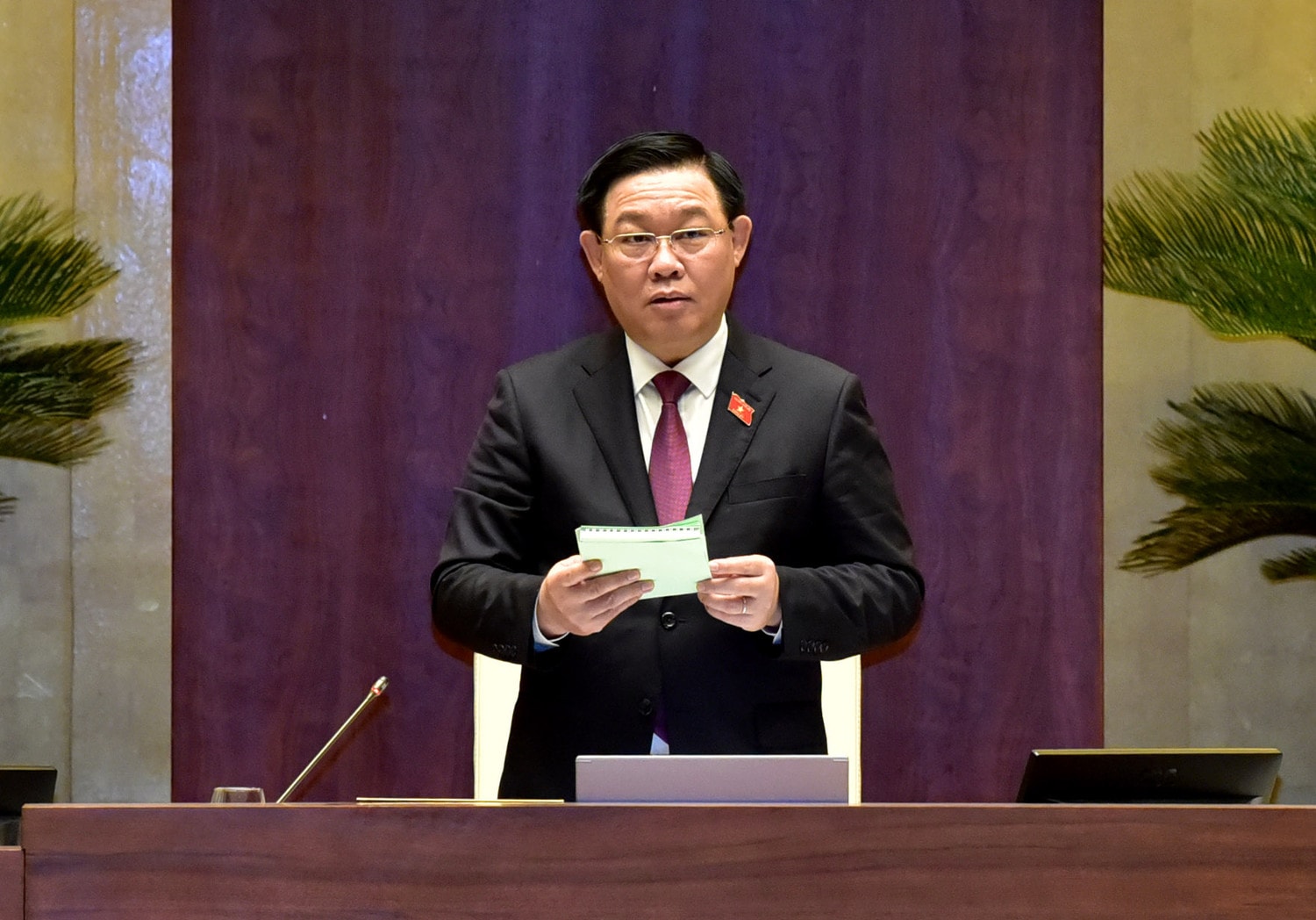 Chủ tịch Quốc hội Vương Đình Huệ điều hành phiên chất vấn và trả lời chất vấn. Ảnh: Lâm Hiển Quốc hội chất vấn Bộ trưởng Bộ Giao thông Vận tải Nguyễn Văn Thể -0