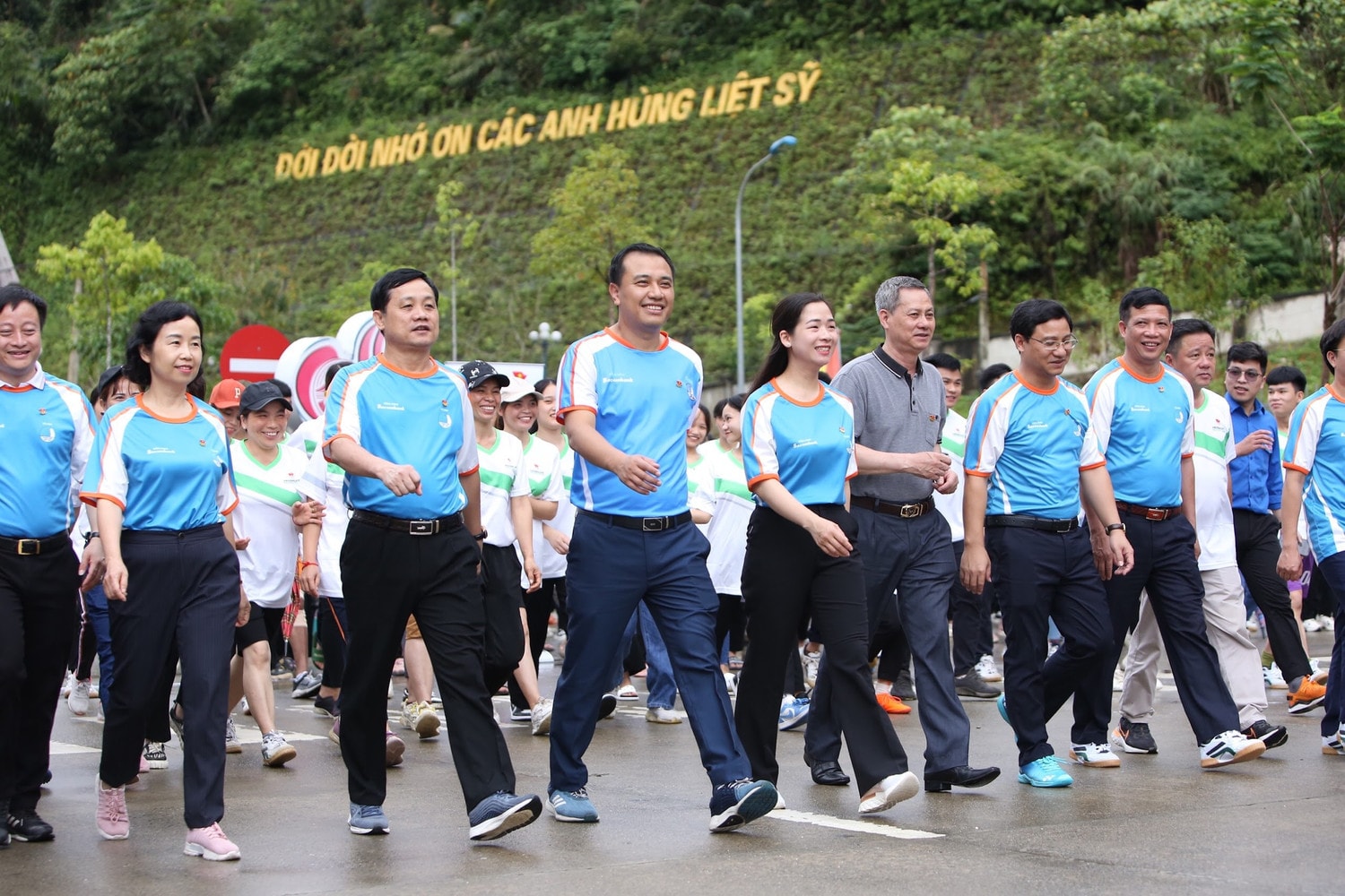 Lễ khởi động chặng 5 “Những bước chân vì cộng đồng” năm 2022 -0